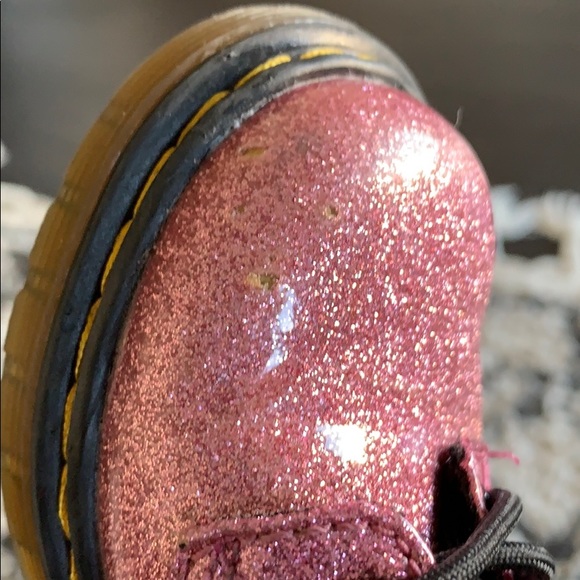 Toddler girl’s 1460 Dr Martens pink glitter boots - Picture 7 of 8